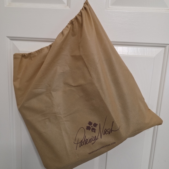 Patricia Nash Burnished Cutout Tooled Tourquoise Adaline Tote w/ Matching Pouch - Picture 11 of 14